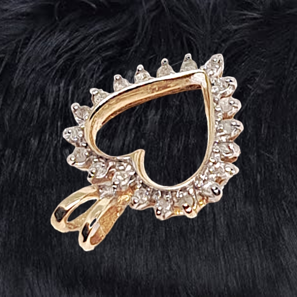 10k Gold Pendant with Natural Diamonds - Picture 4 of 7